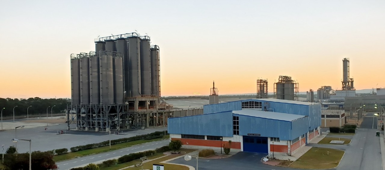 Complejo Industrial de Sines al anochecer
